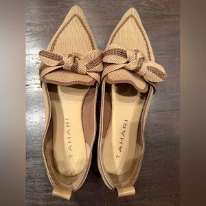 Women’s Tahari Florentina Slip on knit loafer size 7.5
